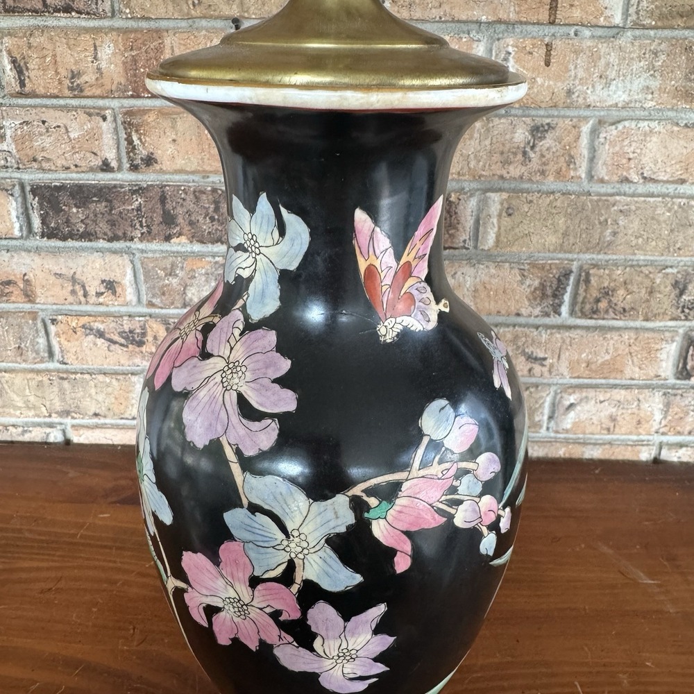 Vintage Famille Noire Style Asian Water Lily Black Floral Porcelain Brass Lamp - Picture 13 of 15